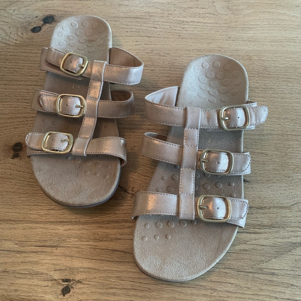 Vionic Iredescent Rose Gold Slip On Sandal Women’s 9 Preloved‎